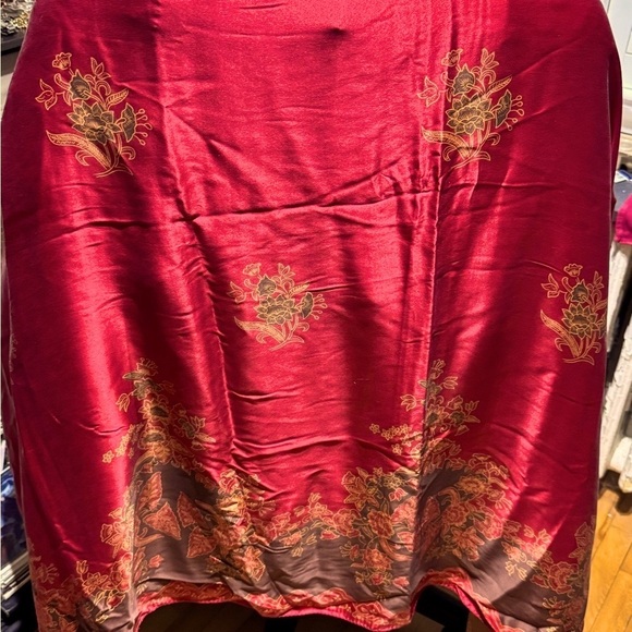 💫 Rare Vintage Victoria’s Secret Red Satin Shawl and / or Pashmina 💫 - Picture 6 of 16